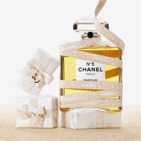 Explore Wonderful CHANEL Gifts for the Holidays 